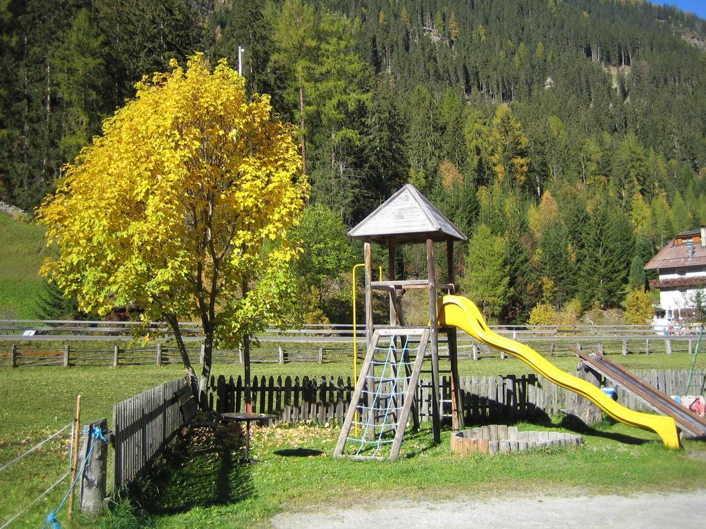 Apart Gletscherblick Hotel Kaunertal Buitenkant foto